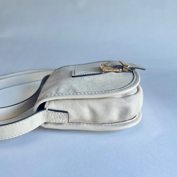 Michael Kors Small Cream Leather Crossbody Shoulder Bag - Picture 4 of 12